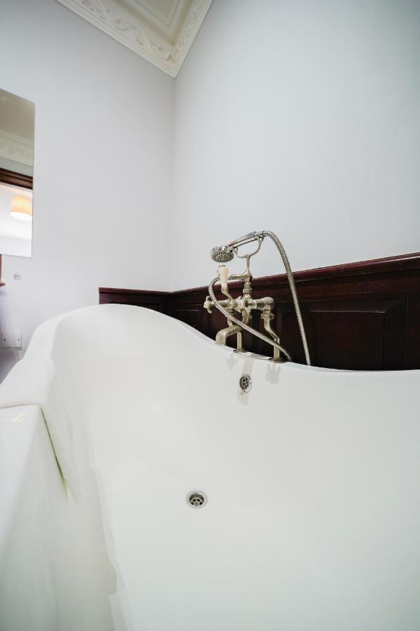 Classic Paddington 2-Bedroom Apartment ลอนดอน ภายนอก รูปภาพ